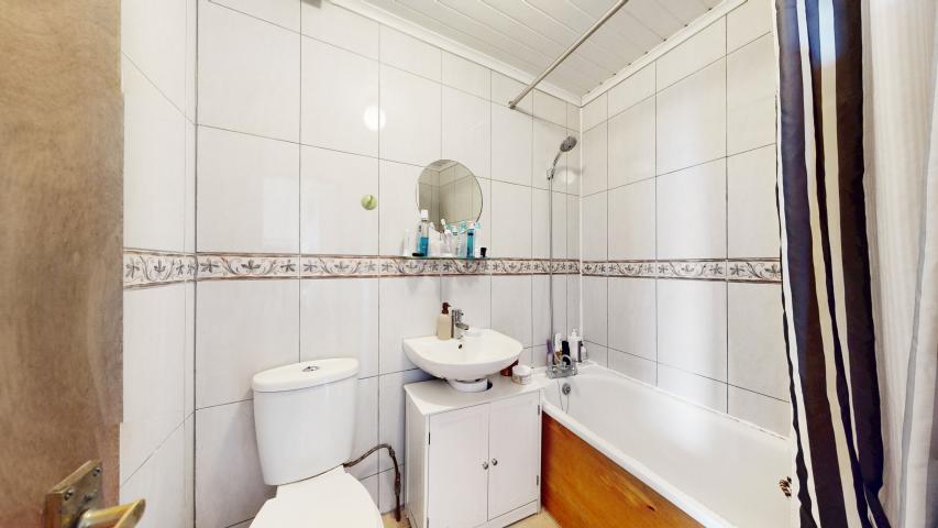 			Studio Apartment, 1 bath, 1 reception Apartment			 Burnley Road, Dollis Hill (Inclusive of Gas + Water)